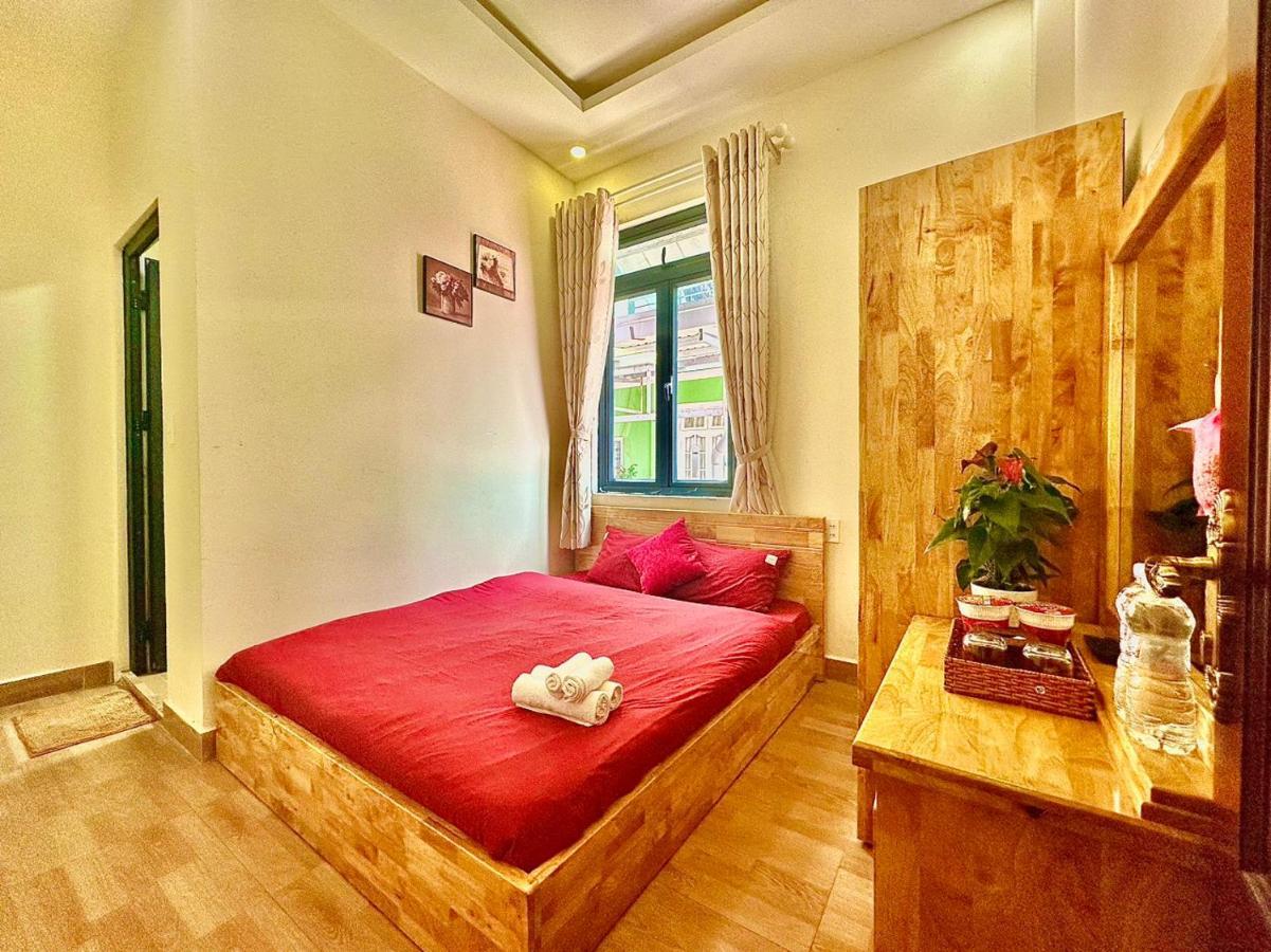Hotel Khach San Minh Ha Da Lat Esterno foto