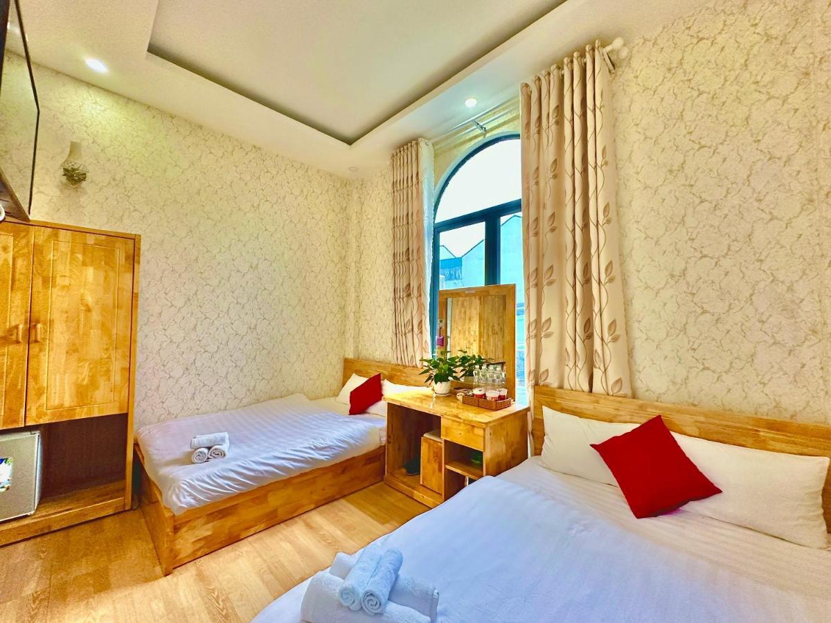 Hotel Khach San Minh Ha Da Lat Esterno foto