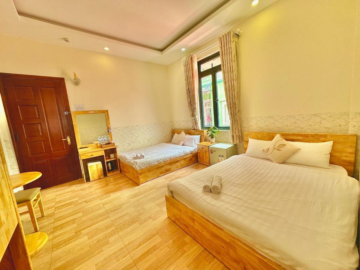Hotel Khach San Minh Ha Da Lat Esterno foto