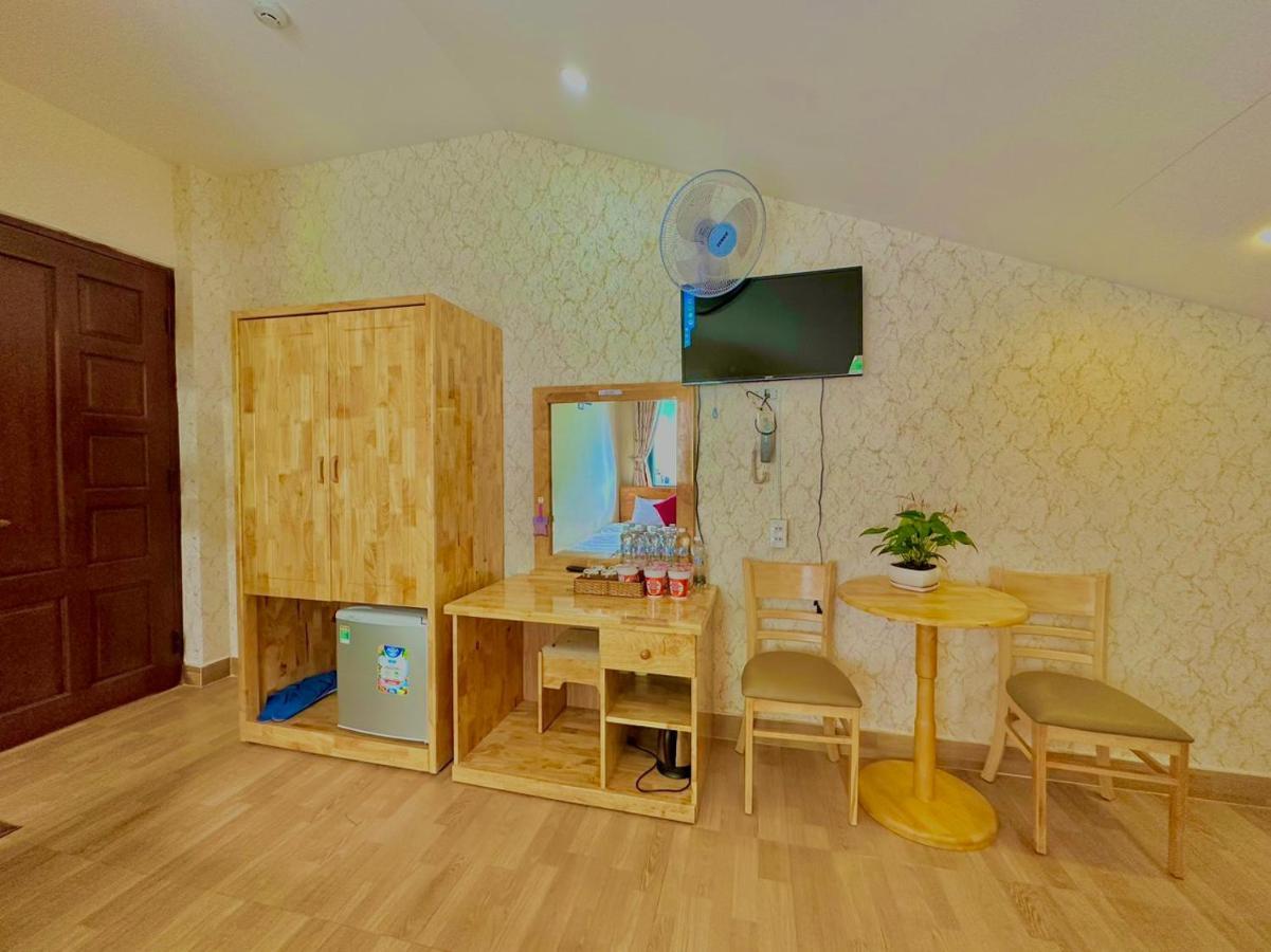 Hotel Khach San Minh Ha Da Lat Esterno foto