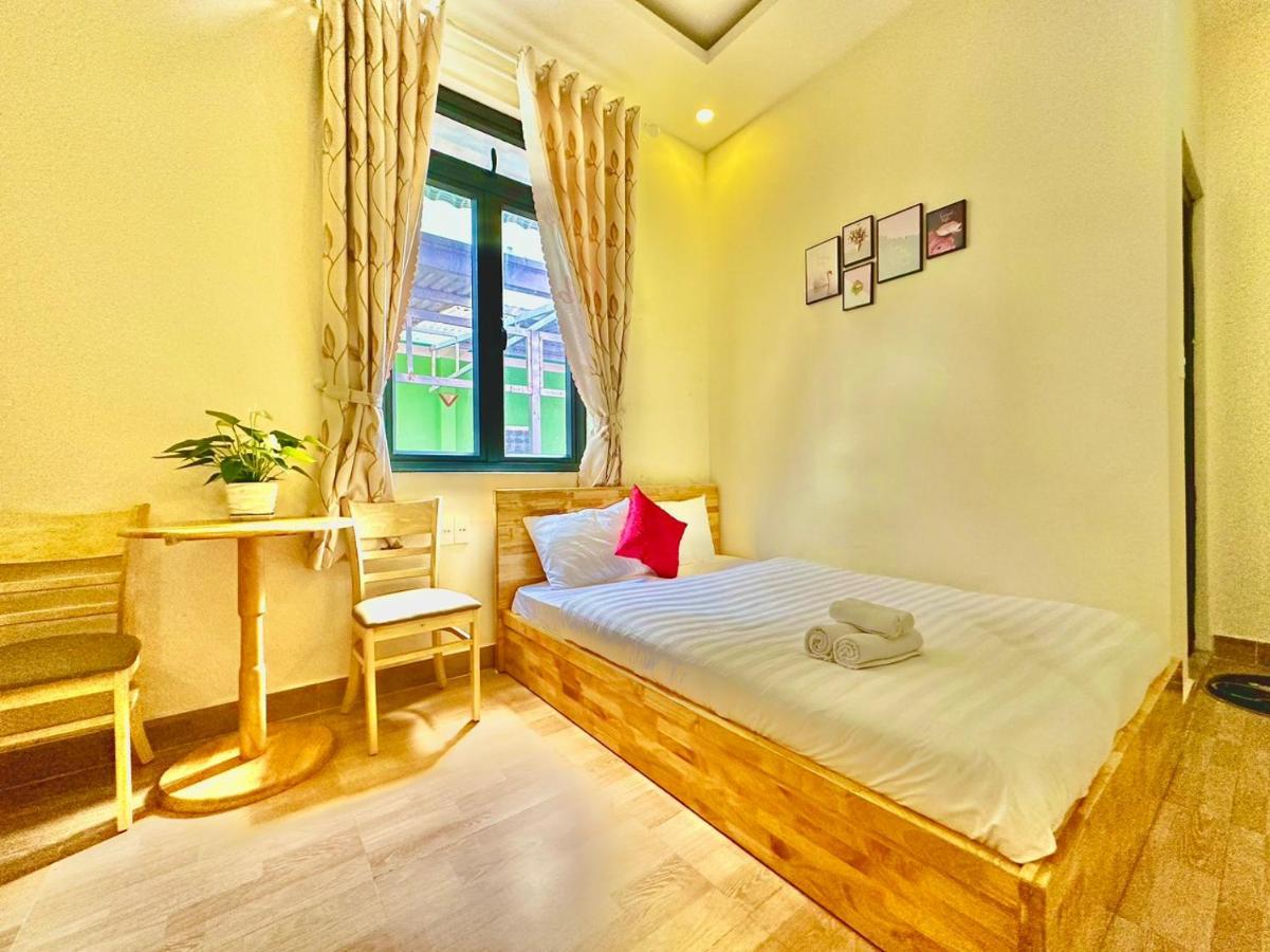 Hotel Khach San Minh Ha Da Lat Esterno foto